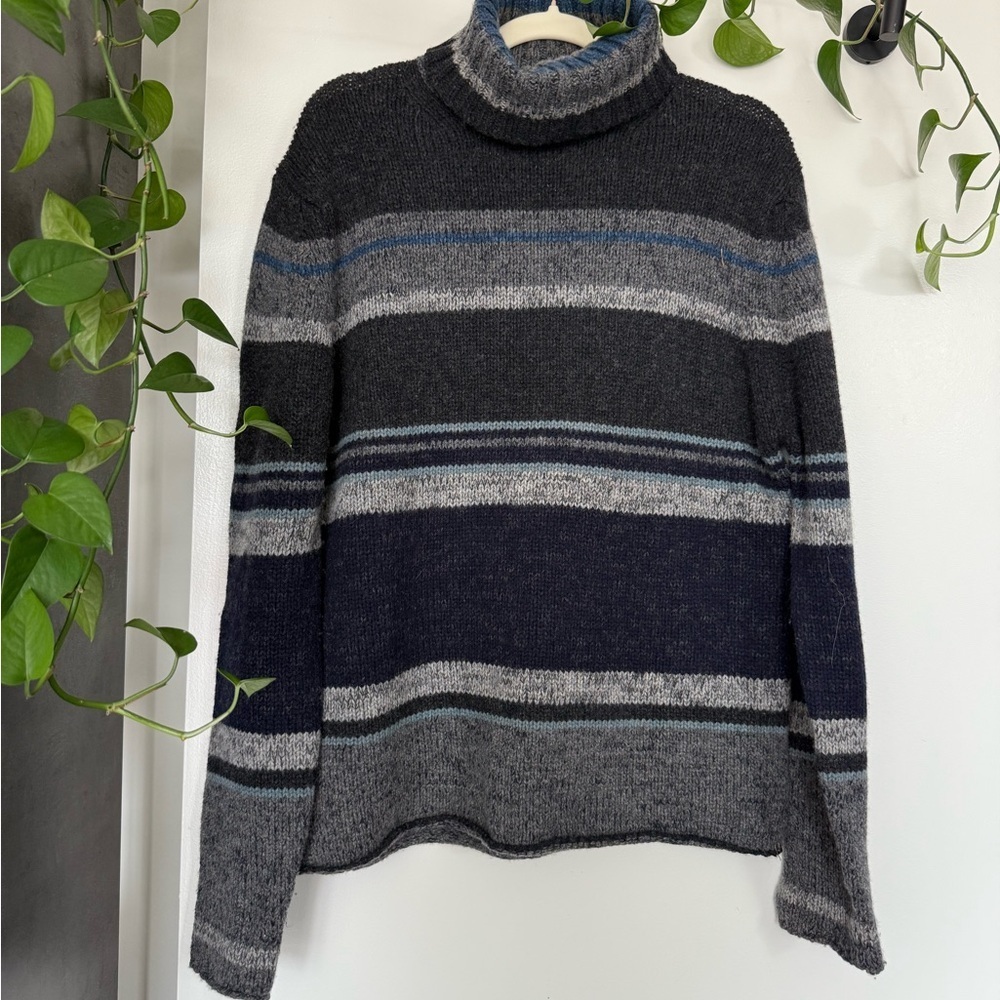 Banana Republic Turtleneck Sweater - Black and Gray Stripes Lamb Wool & Wool 🐑
